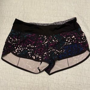 Lululemon speed up, low rise, 2.5-3 inch inseam lined running shorts. Size 8